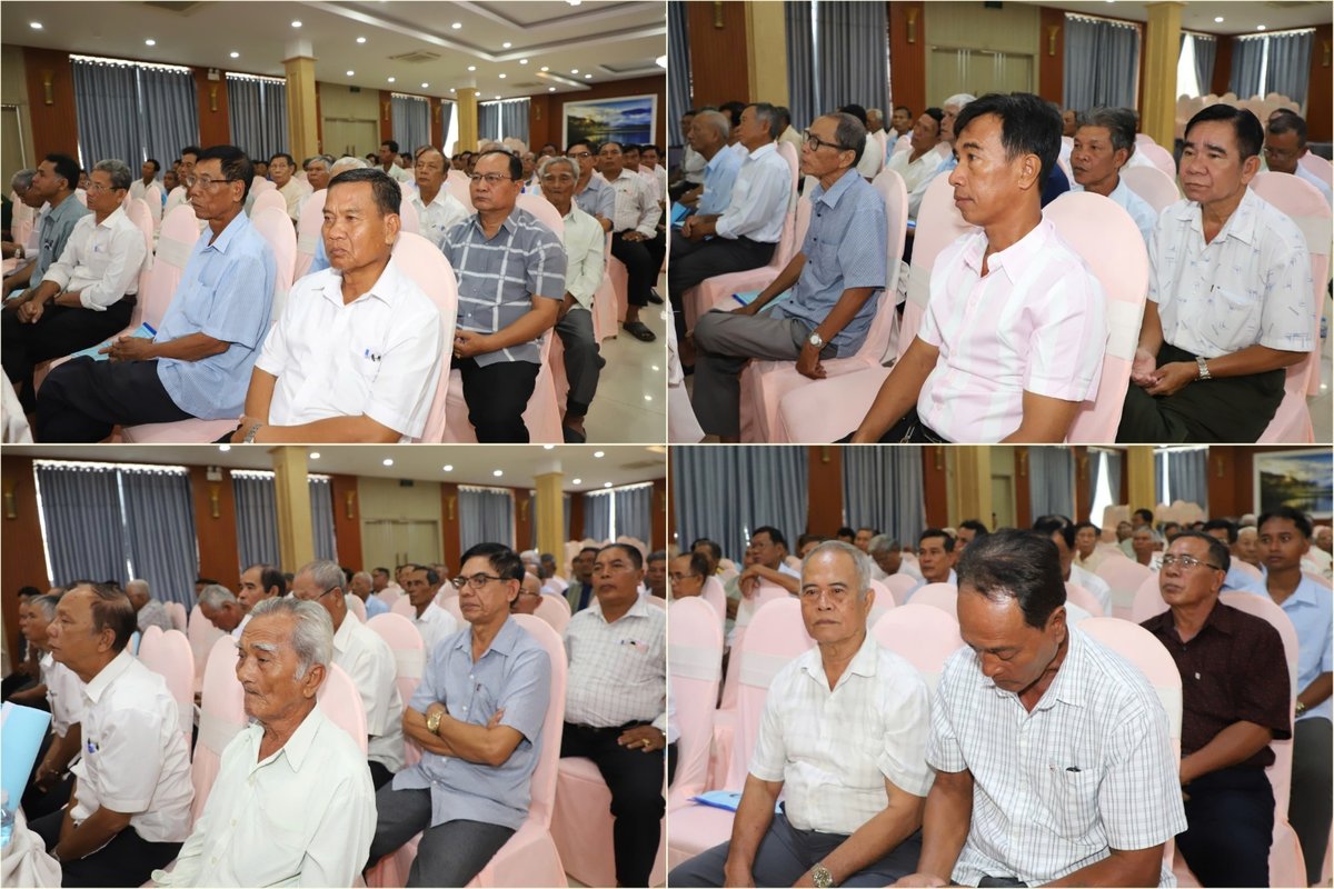Các Hòa thượng, Thượng tọa, Đại đức và thành viên Ban Quản trị các chùa tham dự hội nghị