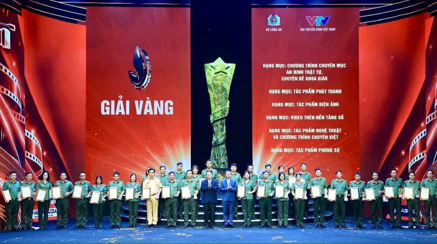 Các tác giả, nhóm tác giả nhận giải Vàng Liên hoan Truyền hình, Phát thanh, Điện ảnh CAND lần thứ XV, năm 2026.