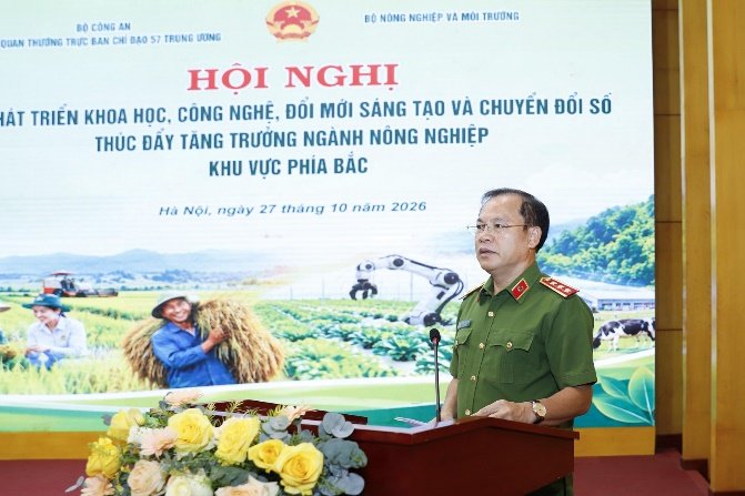 Thứ trưởng Nguyễn Văn Long phát biểu tại Hội nghị.