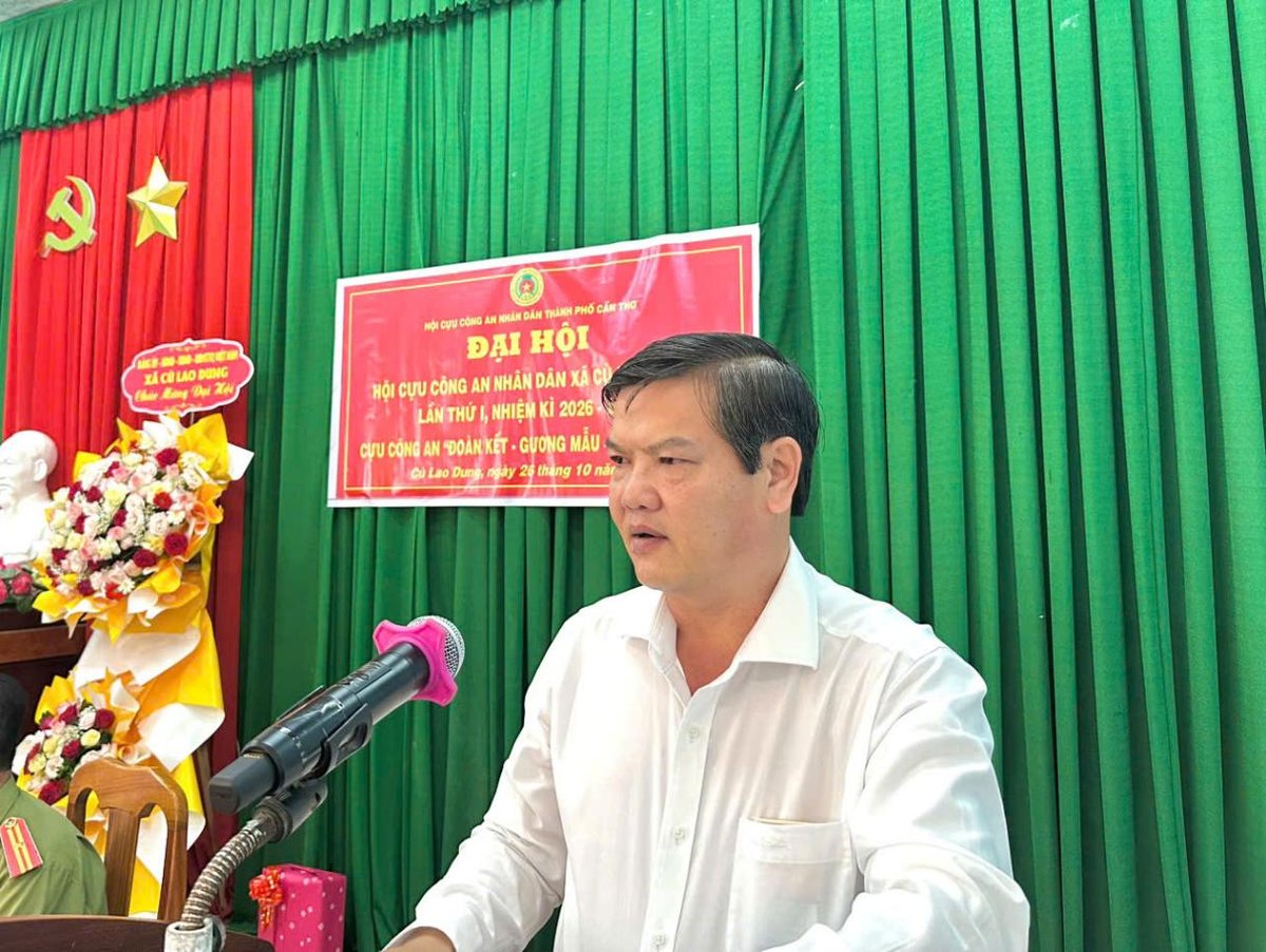 Đồng chí Huỳnh Tấn Đông, Phó Bí thư Thường trực Đảng ủy phát biểu chỉ đạo tại Đại hội.
