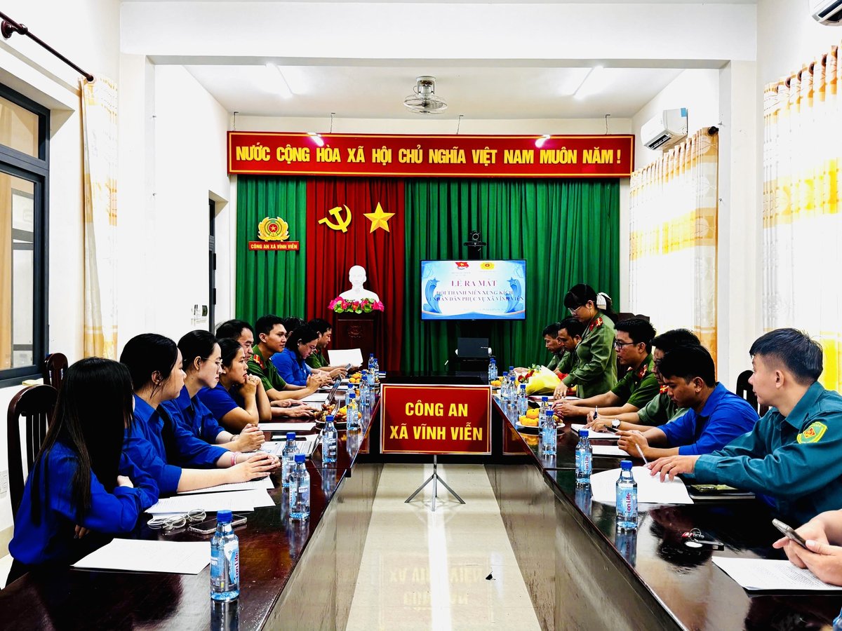 Quang cảnh buổi lễ ra mắt.